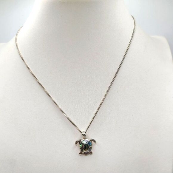 .925 Silver Sea Turtle Pendant Necklace with Abalone Inlay - Picture 4 of 7